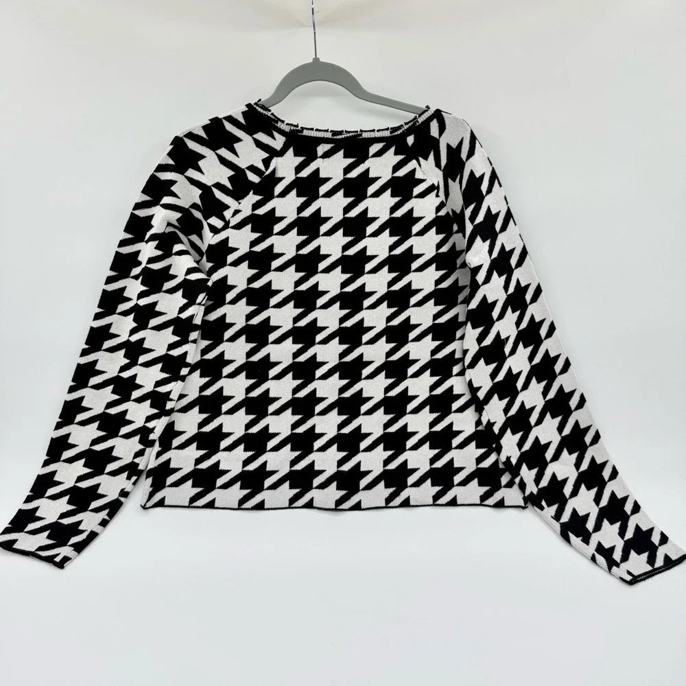 Six/Fifty Classic Houndstooth Black‎ and White Women's Sweater